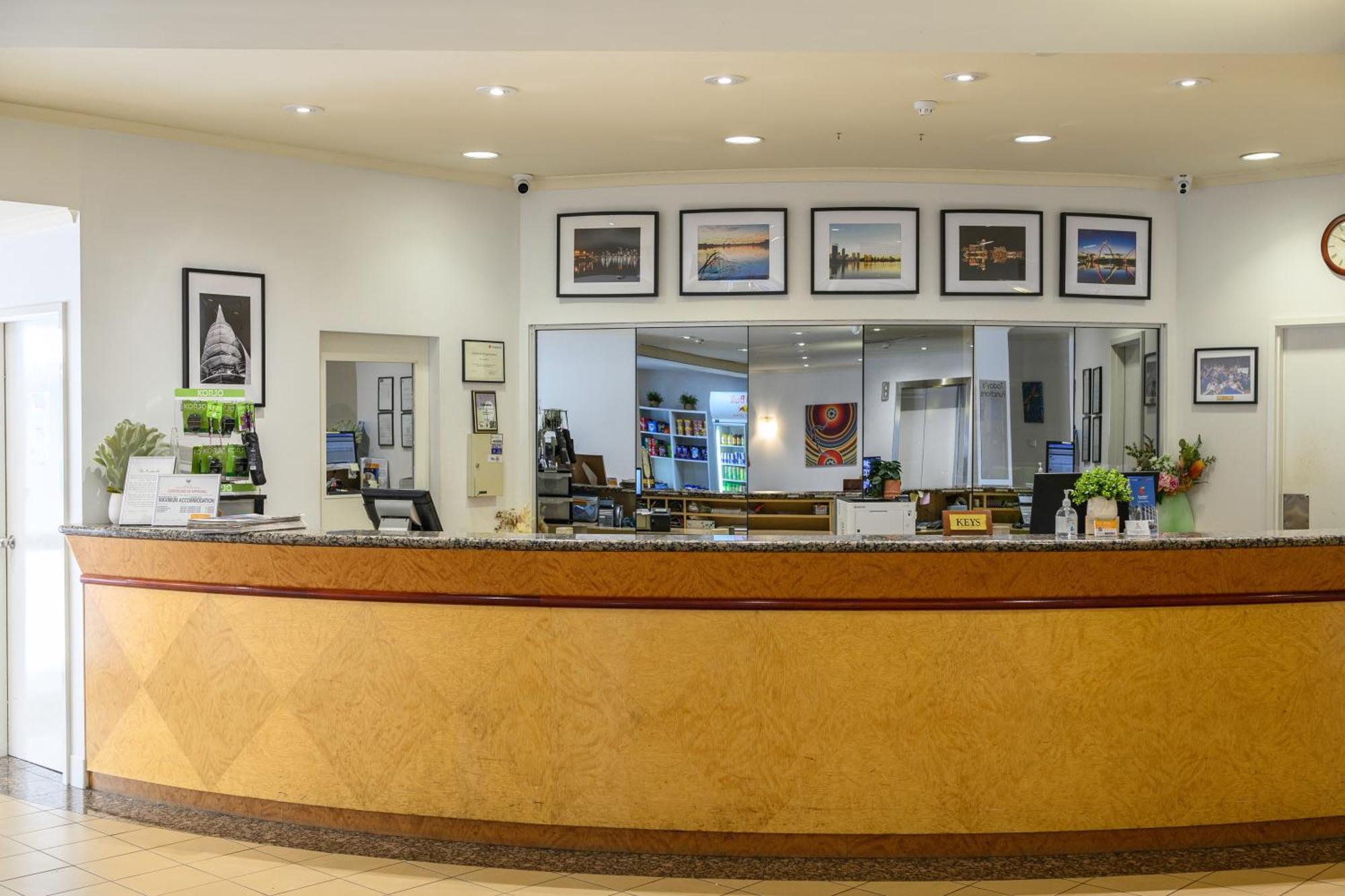 Comfort Inn & Suites Goodearth Perth Extérieur photo